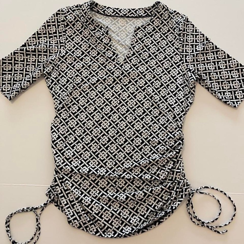 Lands' End black and white short sleeve top nylon/spandex XS side ties